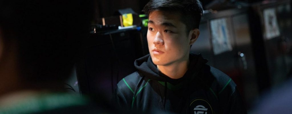 LoL-Pobelter-Dunkel-1140x445 "class =" lazy lazy-hidden wp-image-446418 "srcset =" https://images.mein-mmo.de/magazin/medien/2019/11/LoL-Pobelter-Dunkel- 1140x445-1-1024x400.jpg 1024w, https://images.mein-mmo.de/magazin/medien/2019/11/LoL-Pobelter-Dunkel-1140x445-1-300x117.jpg 300w, https: // imágenes. mein-mmo.de/magazin/medien/2019/11/LoL-Pobelter-Dunkel-1140x445-1-150x59.jpg 150w, https://images.mein-mmo.de/magazin/medien/2019/11/LoL -Pobelter-Dunkel-1140x445-1-768x300.jpg 768w, https://images.mein-mmo.de/magazin/medien/2019/11/LoL-Pobelter-Dunkel-1140x445-1.jpg 1140w "data-lazy -sizes = "(max-width: 1024px) 100vw, 1024px"> Pobelter sería la segunda variante.

<p>Ahora se dice de Dotesports que Pobelter fue visto con su cuenta principal mientras viajaba por la jungla.</p>
<p>En cualquier caso, parece emocionante con qué alineación Team Liquid comienza la temporada profesional 2020.</p>
<p>La temporada de LCS comienza el 25 de enero.</p>

			
		</div><!-- .entry-content /-->

				<div id=