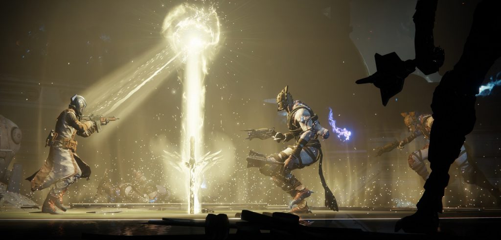 destiny-2-guardian-scorn "class =" lazy lazy-hidden wp-image-266883 "srcset =" https://images.mein-mmo.de/magazin/medien/2018/09/destiny-2-hüter- hohn-1024x490.jpg 1024w, https://images.mein-mmo.de/magazin/medien/2018/09/destiny-2-hüter-hohn-150x72.jpg 150w, https: //images.mein-mmo. de / magazin / medien / 2018/09 / destiny-2-hüter-hohn-300x143.jpg 300w, https://images.mein-mmo.de/magazin/medien/2018/09/destiny-2-hüter-hohn -768x367.jpg 768w, https://images.mein-mmo.de/magazin/medien/2018/09/destiny-2-hüter-hohn.jpg 1656w "data-lazy-tamaños =" (ancho máximo: 1024px ) 100vw, 1024px ">

<ul>
<li>No puedes noquear al jefe (fanático) de inmediato. Enfóquelo cada vez que sea vulnerable. Si se vuelve inmune, la munición ya no se desperdiciará.</li>
<li>Tu enfoque principal en esta lucha no es el daño del jefe, sino agregar control. Mata a las hordas lo más rápido posible (flecha, hoja de oscuridad o martillo) para que el jefe vuelva a ser vulnerable.</li>
</ul>
<p>Con estos consejos puedes hacer el amanecer en unos buenos 6-7 minutos. Puedes ver la huelga en acción en este video de Jarv.</p>
<p>     <iframe allow=