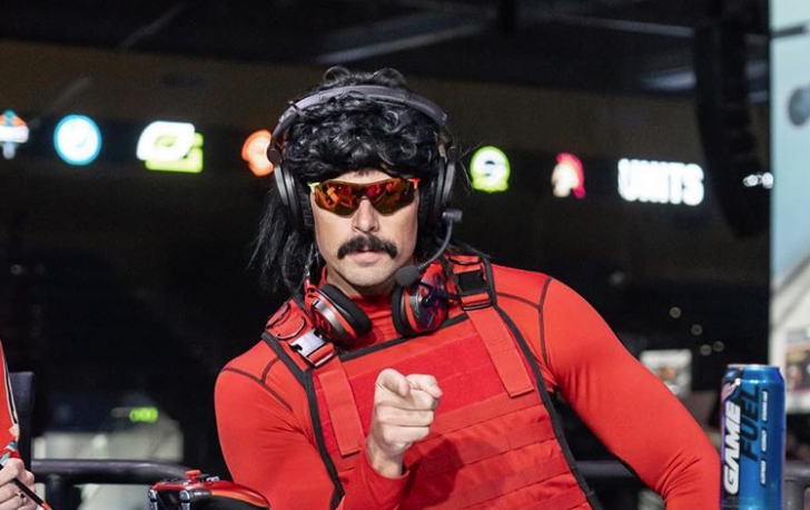 Twitch-DrDisrespect "class =" lazy lazy-hidden wp-image-450275 "srcset =" http://dlprivateserver.com/wp-content/uploads/2020/01/Tfue-fue-numero-1-en-Twitch-en-2019-pero-carece.png 728w, https: / /images.mein-mmo.de/magazin/medien/2019/12/Twitch-DrDisrespect-300x189.png 300w, https://images.mein-mmo.de/magazin/medien/2019/12/Twitch-DrDisrespect- 150x94.png 150w "data-lazy-tamaños =" (ancho máximo: 728px) 100vw, 728px "> DrDisrespect tiene muchos menos espectadores que Tfue, pero ganó un premio en 2019.

<p><strong>¿Qué pasa con Tfue? </strong>Parece que se ofende en el clip que no ganó ningún premio en 2019. Hay varios precios por los que Tfue podría haber estado de moda.</p>
<p>Así se presentaron los Premios eSports 2019:</p>
<ul>
<li>Entonces Matthew "Nadeshot" Haag ganó la "Personalidad de eSports del año"</li>
<li>YouTuber Craig "Mini Ladd" Thompson nombrado "Creador de contenido de eSports del año"</li>
<li>El campeón mundial de Fortnite, Kyle "Bugha" Giersdorf, fue coronado jugador de PC del año</li>
<li>DrDisrespect ganó el título de serpentina del año: ya había ganado en 2017</li>
</ul>
<p> <img decoding=