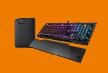 El teclado para juegos superior de Roccat y el disco duro portátil en Saturno se redujeron