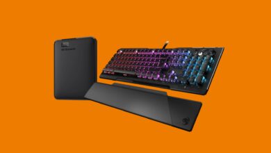El teclado para juegos superior de Roccat y el disco duro portátil en Saturno se redujeron