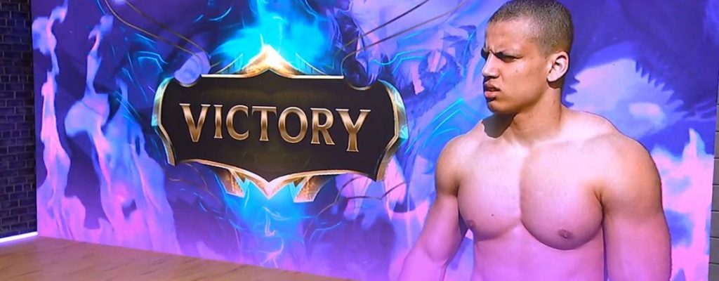 LoL-Tyler1-Victory-1140x445 "class =" lazy lazy-hidden wp-image-446831 "srcset =" https://images.mein-mmo.de/medien/2019/11/LoL-Tyler1-Victory-1140x445- 1-1024x400.jpg 1024w, https://images.mein-mmo.de/medien/2019/11/LoL-Tyler1-Victory-1140x445-1-300x117.jpg 300w, https: //images.mein-mmo. de / medien / 2019/11 / LoL-Tyler1-Victory-1140x445-1-150x59.jpg 150w, https://images.mein-mmo.de/medien/2019/11/LoL-Tyler1-Victory-1140x445-1 -768x300.jpg 768w, https://images.mein-mmo.de/medien/2019/11/LoL-Tyler1-Victory-1140x445-1.jpg 1140w "data-lazy-tamaños =" (ancho máximo: 1024px ) 100vw, 1024px "> Tyler1 lo hizo y subió al rango de" Challenger "como jungler.
<p><strong>Ahora él dice:</strong> Después de un descanso de 6 semanas, Tyler1 regresó a Twitch el 1 de junio. Luego explicó que había perdido 15,000 suscriptores durante su descanso. Suponiendo que un suscriptor le traiga $ 2.50 al mes, eso sería una pérdida de aproximadamente $ 56,000. Las pérdidas financieras reales deberían haber sido significativamente mayores, porque Tyler1 también perdió las donaciones y los ingresos publicitarios a través de sus transmisiones de Twitch.</p>
<p>Tyler1 está terriblemente molesto en la transmisión, como es su manera, sobre los fanáticos infieles que tiene. Simplemente se olvidarían de renovar su suscripción con él, pero a su "Suscripción Xbox Live"; pensarían en ellos, dice con indignación (aparentemente jugada).</p>
<p>Él dice que hay muchos "follajes falsos" aquí: si ahora eres un nuevo suscriptor, deberías escaparte.</p>
<p><iframe src=