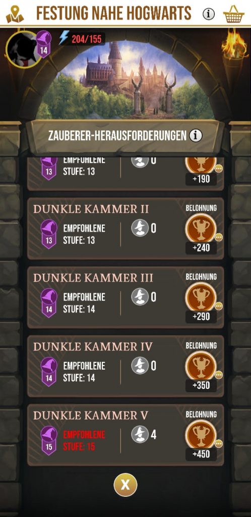 Fortress battle "class =" lazy lazy-hidden wp-image-513659 "width =" 461 "height =" 947 "srcset =" https://images.mein-mmo.de/medien/2020/06/Festungskampf-Wizards- Unite-498x1024.jpg 498w, https://images.mein-mmo.de/medien/2020/06/Festungskampf-Wizards-Unite-146x300.jpg 146w, https://images.mein-mmo.de/medien/ 2020/06 / Festungskampf-Wizards-Unite-73x150.jpg 73w, https://images.mein-mmo.de/medien/2020/06/Festungskampf-Wizards-Unite.jpg 720w "data-lazy-tamaños =" ( ancho máx .: 461px) 100vw, 461px "> En la fortaleza puedes elegir entre diferentes cámaras.    

<p>Las batallas de la fortaleza son uno de los elementos centrales de Wizards Unite. Son el mayor factor MMO en el juego. En las batallas de fortaleza, puedes usar piedras rúnicas para determinar qué tan fuerte es tu oponente y qué recompensas obtendrás de la pelea. Es importante que los jugadores con diferentes profesiones estén al principio. Se complementan entre sí y son importantes para ganar.</p>
<p>Entonces puedes hacer magia en las fortalezas. Allí atacas a tu oponente con hechizos o te defiendes con ellos. Si realizas tus hechizos lo suficientemente bien, puedes apagar tus contrapartes. </p>
<p>También puedes usar los mismos hechizos en la parte más importante de Wizards Unite: en la lucha contra guardias perdidos y encontrados que protegen tus objetos encontrables. Puedes usar tu magia para ahuyentar a los guardias de búsqueda y enviar los objetos que puedas encontrar al mundo mágico. </p>
<p>    <img fetchpriority=