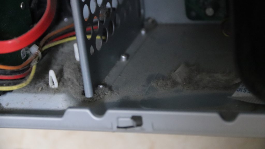 Polvo en la carcasa de la PC