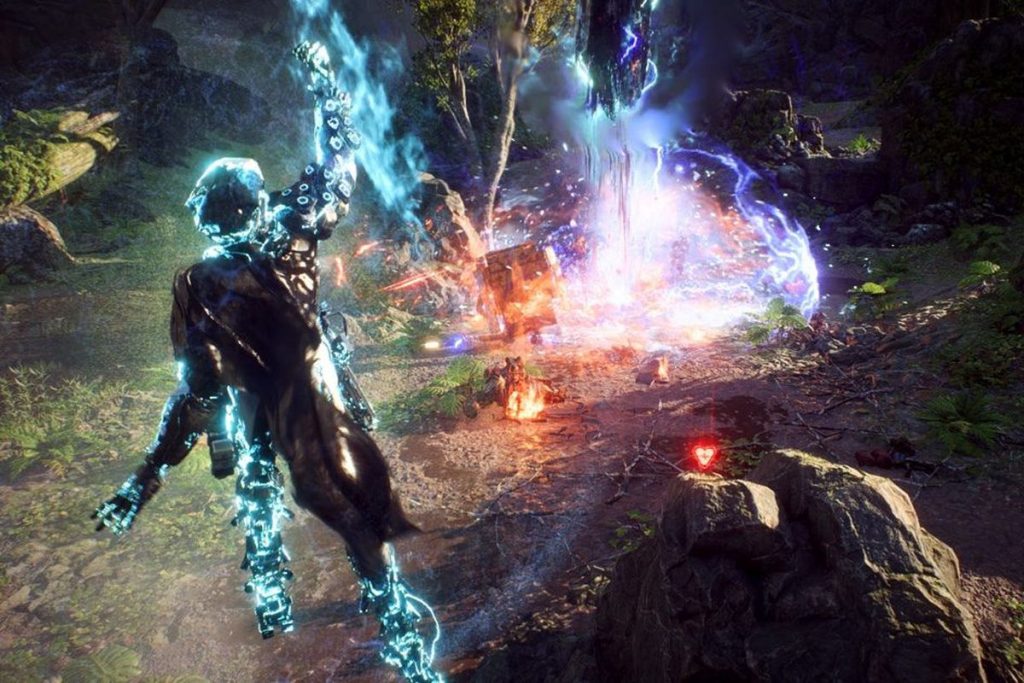 anthem-storm-ultima "class =" lazy lazy-hidden wp-image-318175 "srcset =" http://dlprivateserver.com/wp-content/uploads/2020/08/Destiny-2-si-el-nuevo-super-helado-te-recuerda-a.jpg 1024w , https://images.mein-mmo.de/medien/2019/02/anthem-storm-ultima-150x100.jpg 150w, https://images.mein-mmo.de/medien/2019/02/anthem- tormenta-ultima-300x200.jpg 300w, https://images.mein-mmo.de/medien/2019/02/anthem-storm-ultima-768x512.jpg 768w, https://images.mein-mmo.de/ medien / 2019/02 / anthem-storm-ultima.jpg 1200w "data-lazy-size =" (max-width: 1024px) 100vw, 1024px "> En Anthem los combos llenan la pantalla con un espectáculo de fuegos artificiales    

<p><strong>Ya sabemos sobre la estasis en Destiny 2: </strong>Como muestra de manera impresionante el nuevo avance del juego de Beyond Light, el nuevo Stasis Super permite un estilo de juego renovado. Las nuevas habilidades tienen acceso a estos 3 efectos:</p>
<ul>
<li>"Stasis Field" ralentiza a los enemigos</li>
<li>"Congelar" asegura que los oponentes se congelen en el lugar y no puedan moverse</li>
<li>"Destrozar" activa un granizo explosivo que daña a los enemigos cercanos.</li>
</ul>
<p>Ya pudimos ver lo que sucede cuando un enemigo congelado es golpeado: se astilla y suelta cristales de hielo volando alrededor.</p>
<p>Echa un vistazo a la acción helada aquí en el nuevo tráiler de gamescon:</p>
<p>Contenido editorial recomendado En este punto, encontrará contenido externo de YouTube que complementa el artículo Mostrar contenido de YouTube Doy mi consentimiento para que se me muestre contenido externo. Los datos personales se pueden transmitir a plataformas de terceros. Lea más sobre nuestra política de privacidad.</p>
<p> 				Enlace al contenido de YouTube .embed-youtube .embed-privacy-logo {background-image: url (https://mein-mmo.de/wp-content/plugins/embed-privacy/assets/images/embed-youtube.png ? v = 1596172762); } 			</p>
<h2>¿Destiny 2: Beyond Light depende de un sistema combinado helado?</h2>
<p><strong>Así es como se ven los combos de Anthem en Destiny:</strong> En lugar de quemar, envenenar o impactar a los enemigos (Manual de Anthem), los Guardianes pueden congelar a los enemigos usando ciertas habilidades de estasis. </p>
<p>Se sabe que existen granadas, ataques cuerpo a cuerpo y super con efecto “freeze”. Los guardianes pueden entonces alcanzar la versión Destiny del Detonator y esto crea un bucle de juego divertido, que le da a las peleas en Anthem más sabor (explosivo). </p>
<p>Los trailers también muestran que los personajes del sistema combinado pueden interactuar:</p>
<ul>
<li>El Titán congela un paquete y el Brujo levanta su varita de hielo para destrozarlo todo.</li>
<li>Incluso las habilidades antiguas parecen ser capaces de desencadenar combos con el poder de estasis: una bomba nova hace estallar una pared de hielo y provoca el efecto devastador.</li>
<li>El cazador parece tener el cebador y el detonador en su nuevo súper: lanza dos piolets, el primero se congela y el segundo luego dispara la explosión.</li>
</ul>
<p>Sin embargo, todavía no está claro en qué medida las habilidades de "astillado" se diferencian del aplastamiento regular de enemigos congelados. Sería concebible que sin la capacidad solo se produjera un efecto menor, pero no causaría ningún daño ambiental.</p>
<p>    <img decoding=