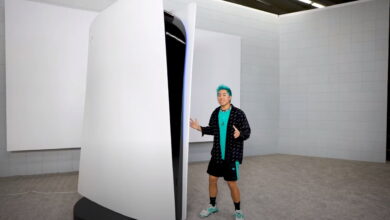 YouTuber gasta $ 70,000 en una PS5 de tres metros de altura, y realmente funciona