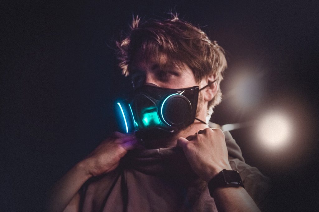 Máscara Razer Zephyr RGB cara