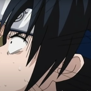 sasuke besando a naruto