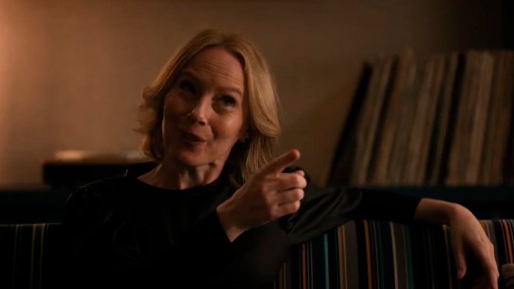 Amy Ryan como Jan en Solo asesinatos en el edificio