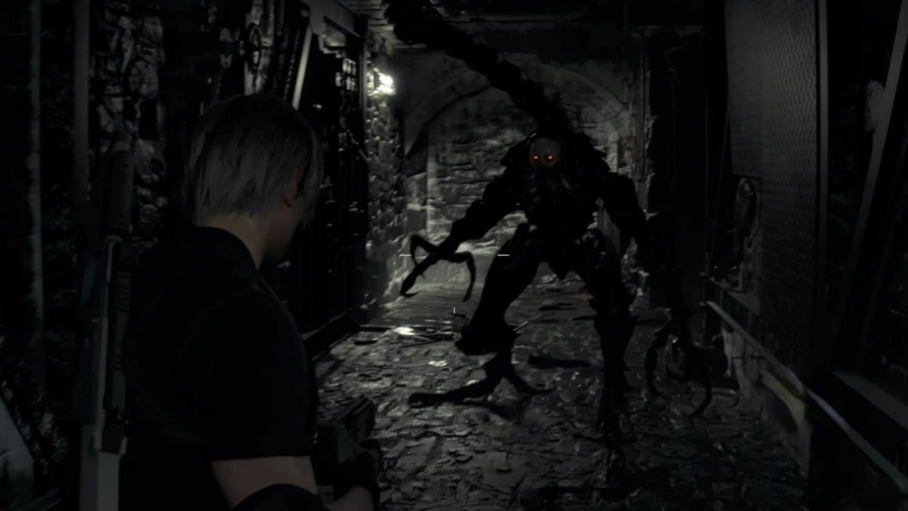 Resident Evil 4 Remake León luchando contra Verdugo.