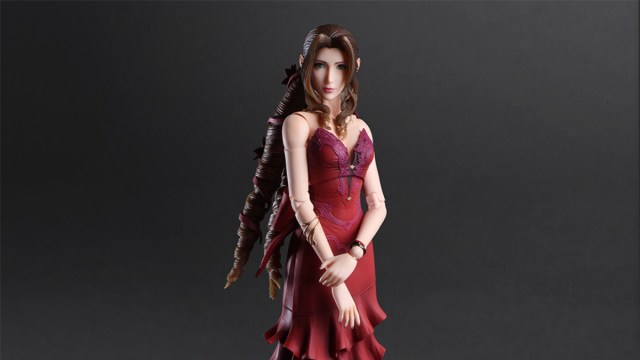 Una figura a escala de Aerith de Final Fantasy VII.