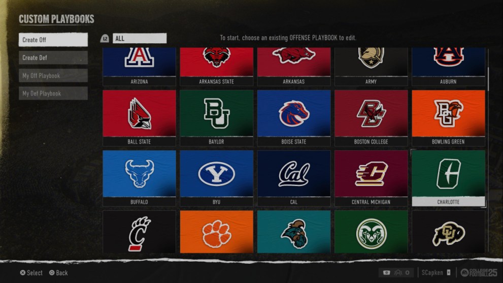 Logotipo del libro de jugadas ofensivas de Charlotte en College Football 25